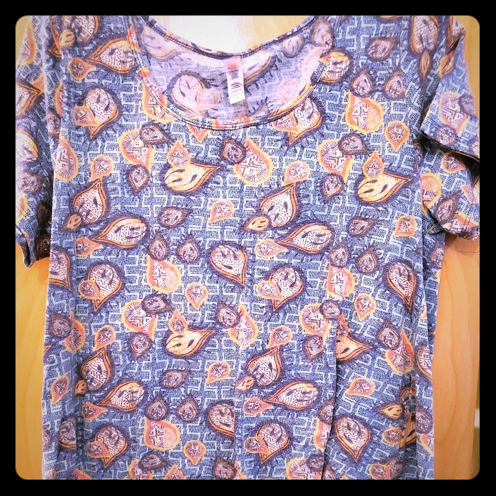 Lularoe classic tee